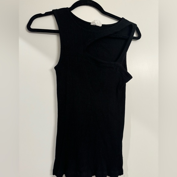 LNA cutout black tank top - Picture 3 of 4